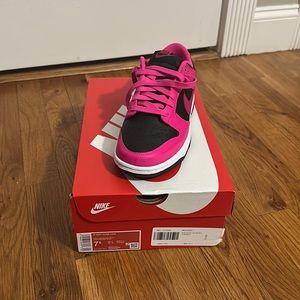 Brand new women’s Nike dunk low size 7.5